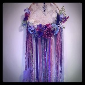 Dreamcatcher-A garden of purple is always in bloom